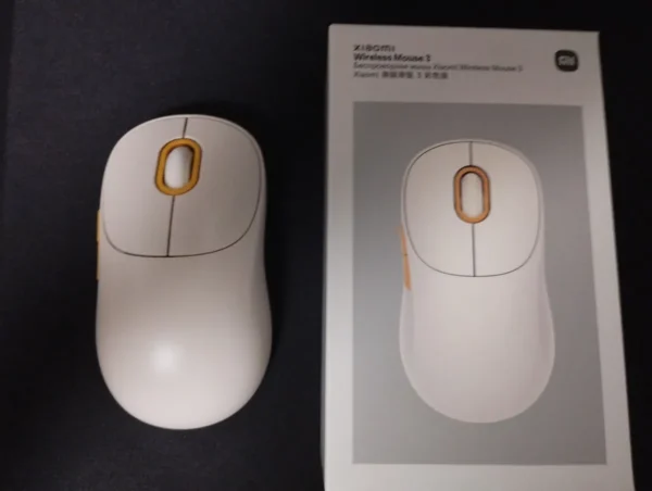 Xiaomi ワイヤレスマウス3の本体と箱